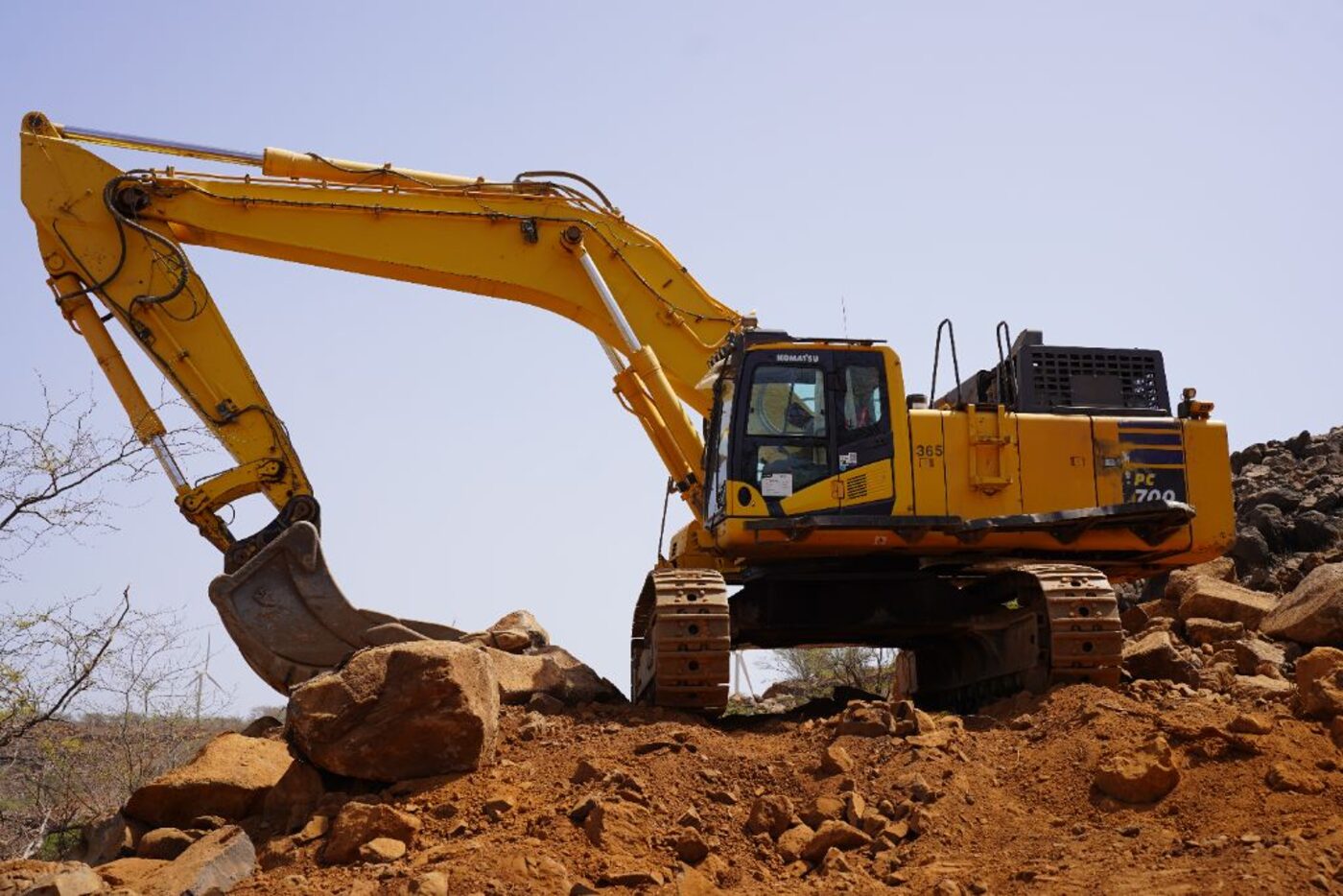 Escavadora Komatsu PC700